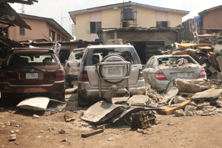 Мощная бомба взорвалась на западе африканской страны