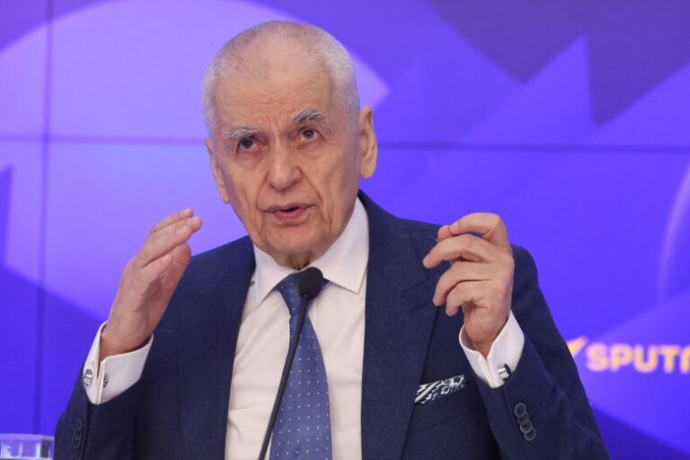 Онищенко оценил идею отправить аллергиков на удаленку