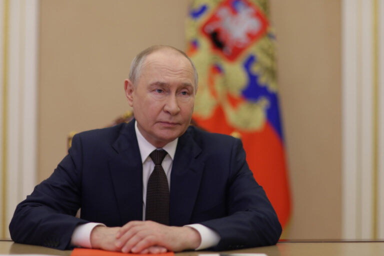Песков анонсировал совещание Путина с членами Совбеза