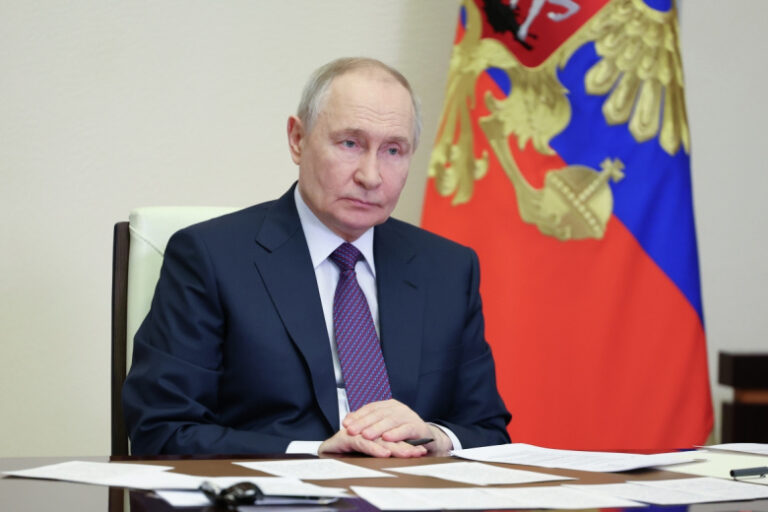 Путин распустил комиссию по развитию авиации и навигации ГЛОНАСС