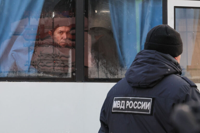 Володин объяснил важность нового законопроекта о трудовой миграции