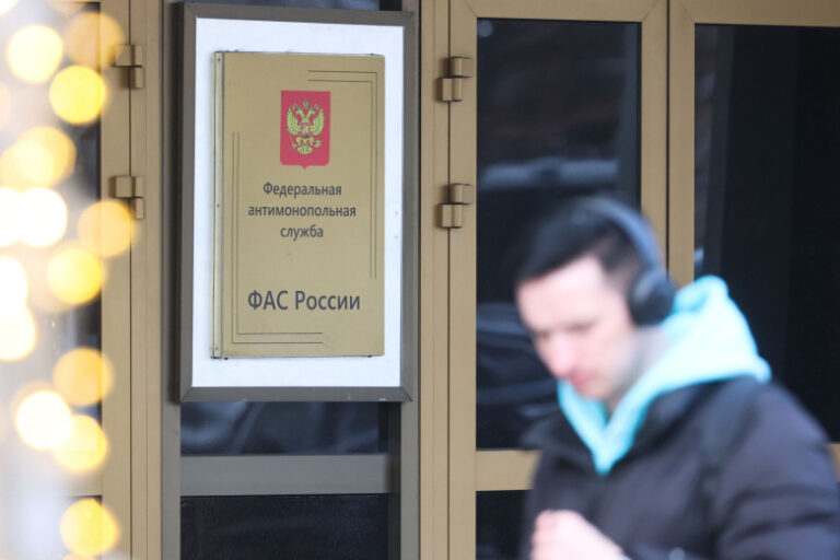ФАС возбудила 15 дел против нефтяных компаний из-за цен на топливо